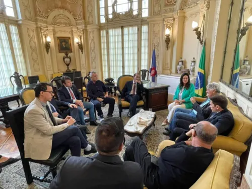 Reunião aconteceu na tarde desta terça-feira (27)