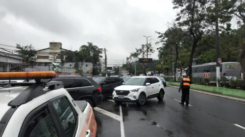 Vias de acesso à Ponte Rio-Niterói também apresentaram fluxo intenso e retenção