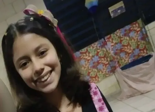 O sepultamento de Ana Lívia, de 11 anos, ocorreu na manhã desta quarta-feira (28)