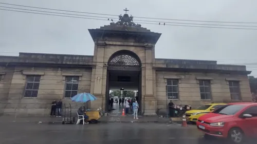 Sepultamento aconteceu no Cemitério São Francisco Xavier, no Caju, na Zona Norte do Rio