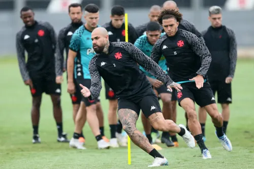 Time enfrenta o Londrina pressionado a se manter no G4 da competição