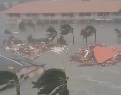 Furacão já enfraqueceu e se tornou uma tempestade tropical