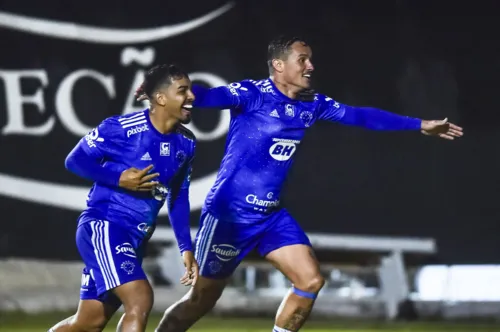 Artilheiro Edu marcou na última vitória do Cruzeiro