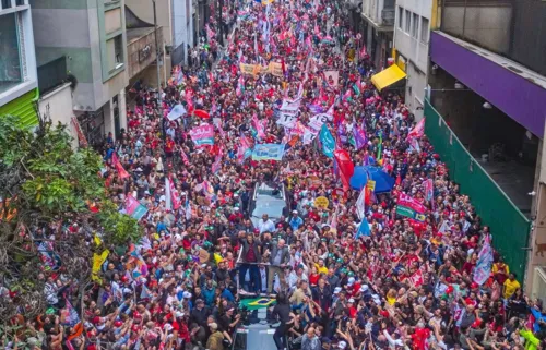 Apoiadores estiveram com o ex-presidente na Avenida Paulista