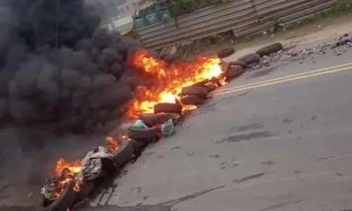 Manifestantes protestaram em relação a morte de Raphael Luiz