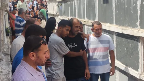 Amigos e familiares se despediram do caminhoneiro