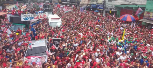 Caminhada contou com apoio de outras comunidades como a da Mangueira