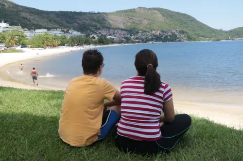 Elisa Farias, de 37 anos, e sua esposa, saíram de São Gonçalo para ir na Praia de Charitas, em Niterói