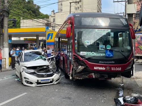 Vítima foi socorrida para o Hospital Estadual Azevedo Lima