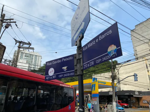 A colisão ocorreu por volta de 5h, na rua Gavião Peixoto, esquina com Mariz e Barros