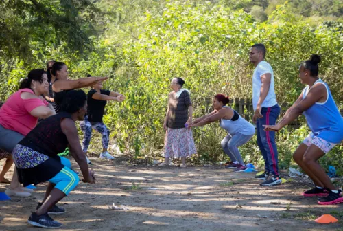 Coletivo organiza aulas funcionais gratuitas para os moradores