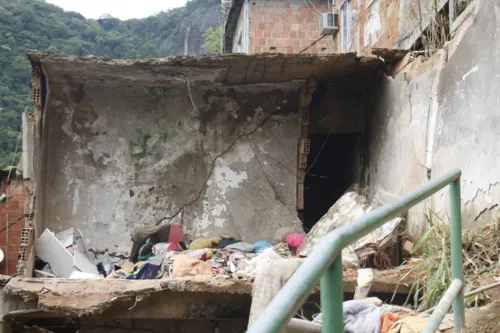 Mulher teria buscado abrigo no quarto onde ocorreu desabamento