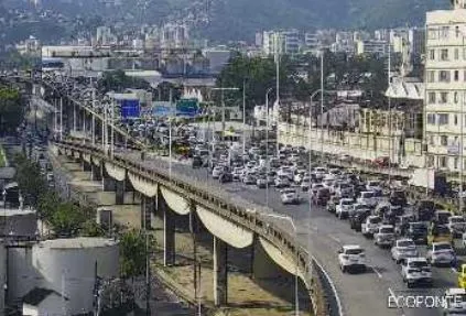 O tempo de travessia chegou a 25 minutos, com lentidão até a Reta do Cais