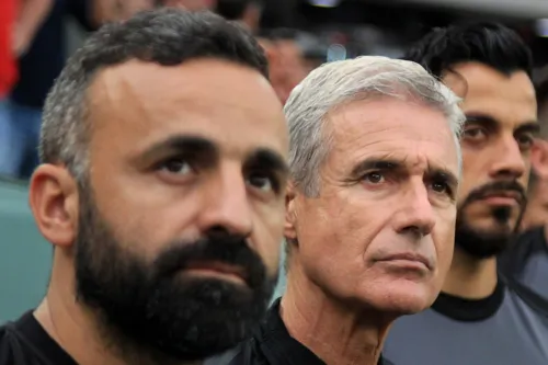 Luís Castro está à frente do planejamento do Botafogo para 2023