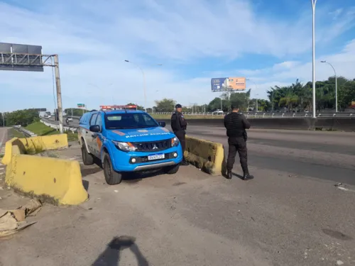 Policiais do Batalhão de Policiamento em Vias Expressas (BPVE) atuam na extensão da via