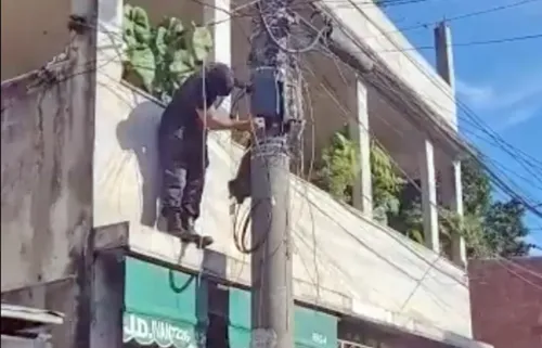 Objeto estava escondido em um poste de energia