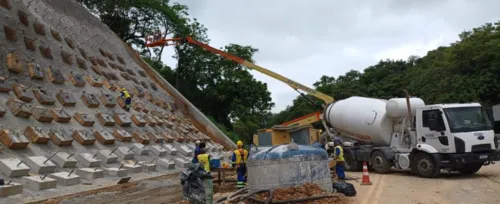 No período, será aplicado o concreto da contenção que está sendo feita na encosta