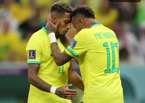 Raphinha publica imagem com Neymar: "Ídolo"