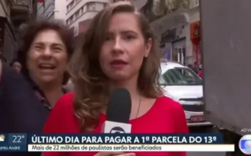 Mulher surgiu durante a reportagem e invadiu o espaço da repórter