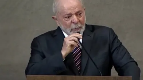 Lula se emocionou muito durante seu discurso