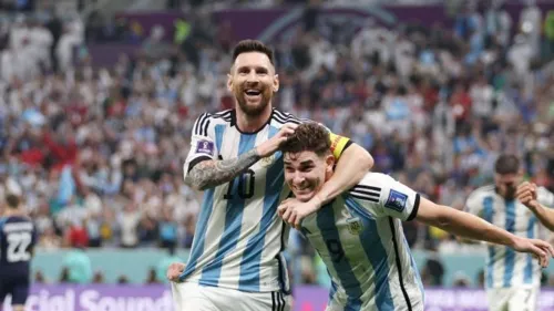 Messi e Julián Álvarez foram os destaques da Argentina no jogo