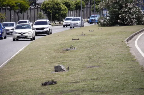 Na Estrada do Galeão, 28 postes foram furtados ou vandalizados