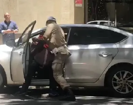 Guarda agride homem no Centro do Rio