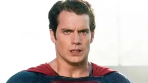 Cavill revelou que foi informado de sua saída durante uma reunião com o presidente da DC, James Gunn e Peter Safran