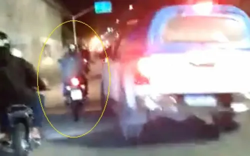 Policiais derrubam motociclista durante "rolézinho"