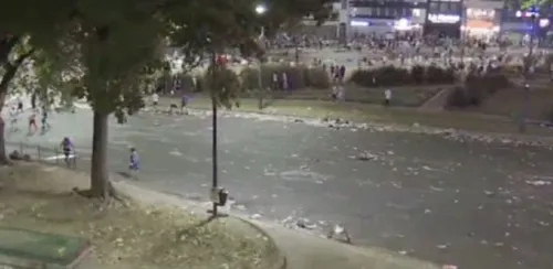 Confronto teve início depois que torcedores invadiram o Obelisco