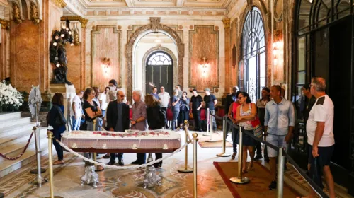 Velório aconteceu hall principal do Theatro Municipal no Rio