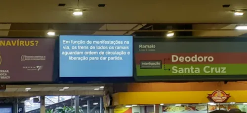 Manifestação atrapalhou a circulação de trens pelo Rio