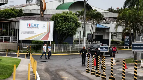 Um dos feridos levado para o Heat, foi baleado no pé.