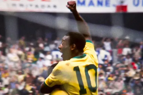 Pelé durante comemoração no Mundial de 70: última taça