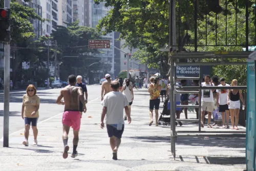 Enquanto alguns foram cedo curtir o dia de sol, outros estavam desde a noite anterior