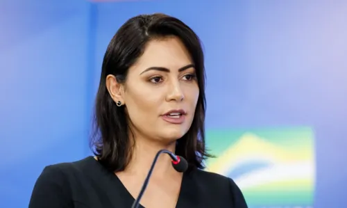 Michelle Bolsonaro postou sobre o estado de saúde do marido Jair Bolsonaro em suas redes sociais