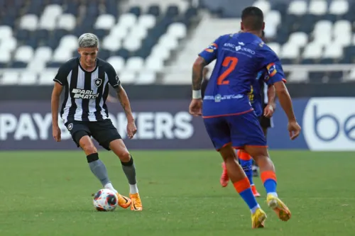 Botafogo entrou com time B e não conseguiu vitória