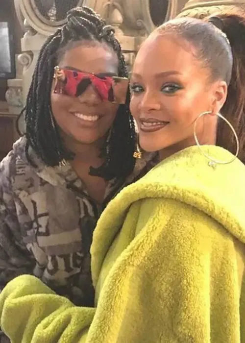 Episódio aconteceu durante uma festa após o desfile da então nova coleção da musa internacional Rihanna