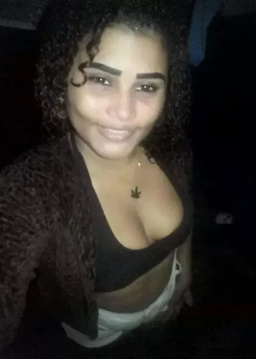 Vitória Regina, de 21 anos