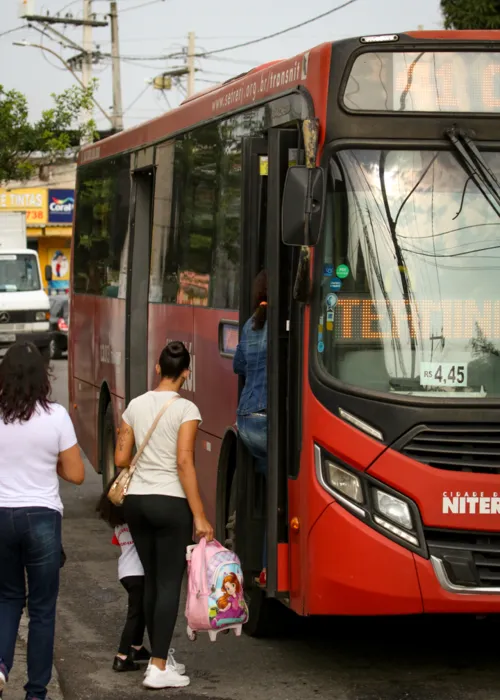 No total, 16 coletivos foram retiradas de circulação