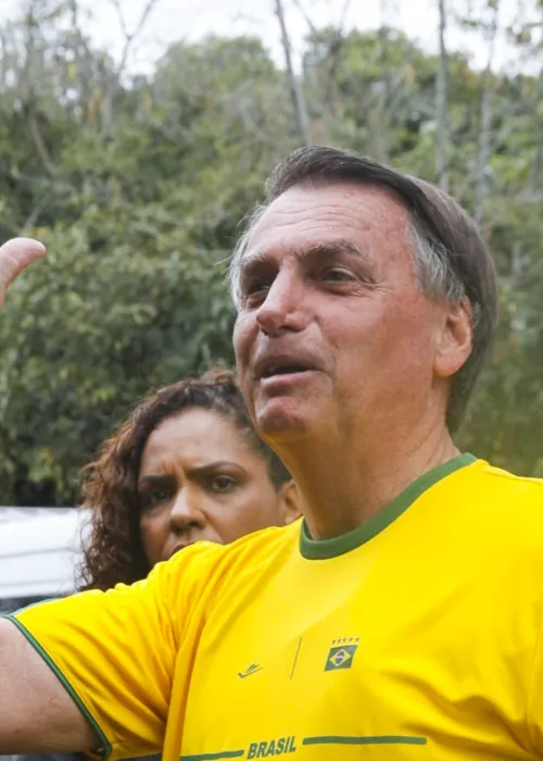 Jair Messias Bolsonaro, de 67 anos, é militar reformado, chegando a capitão do Exército