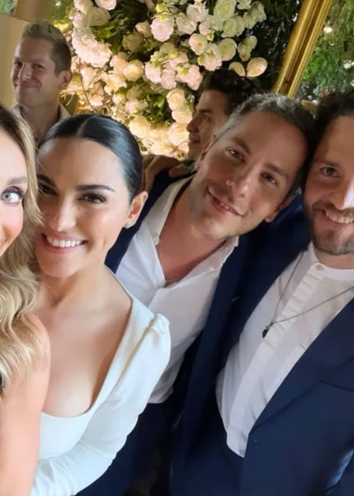 Anahí, Maite Perroni, Christian Chávez e Christopher von Uckermann durante a festa de casamento da atriz