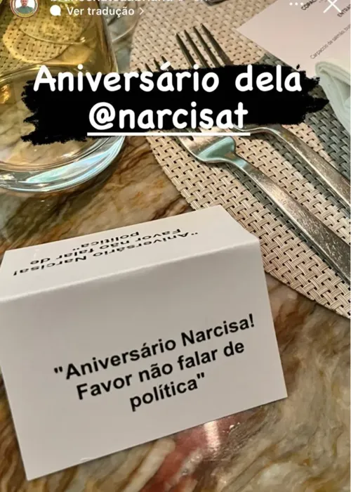 Ela pediu para que não falassem de política em sua festa