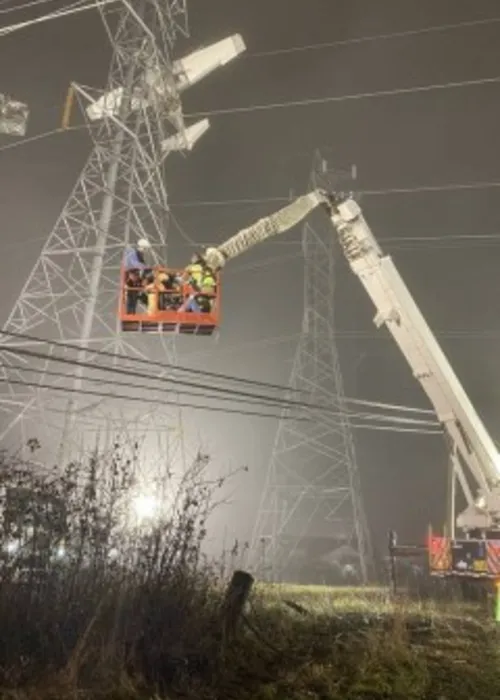 Corpo de Bombeiros só conseguiu realizar o resgate na madrugada de segunda-feira (28)