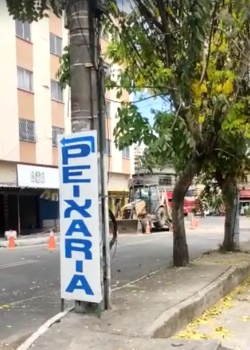 Incidente ocorreu na manhã desta terça e não deixou feridos