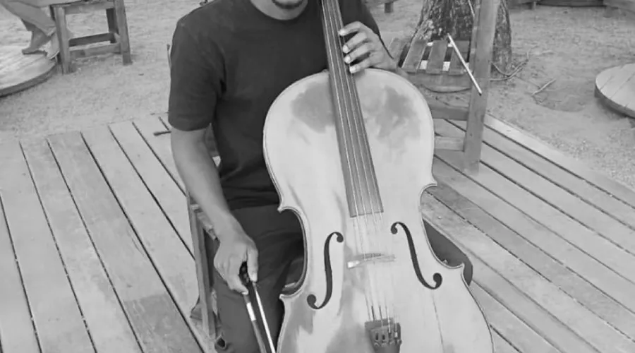 Luiz Carlos Justino trabalha na Orquestra da Grota
