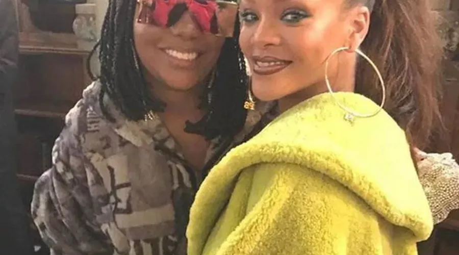 Episódio aconteceu durante uma festa após o desfile da então nova coleção da musa internacional Rihanna