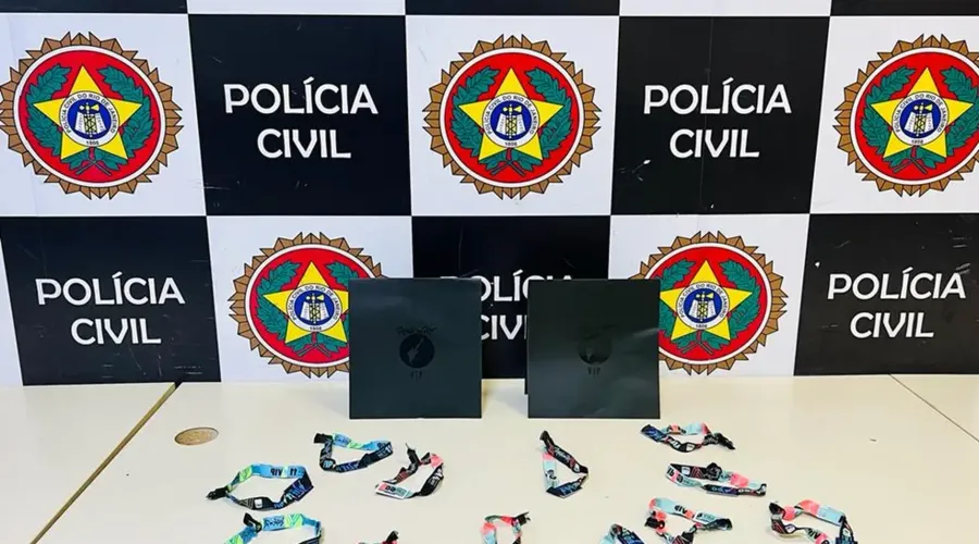 Pulseiras VIPs recolhidas por policiais civis