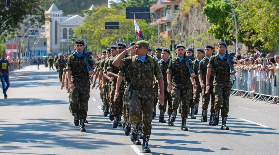 Tradicional desfile militar está de volta três anos depois