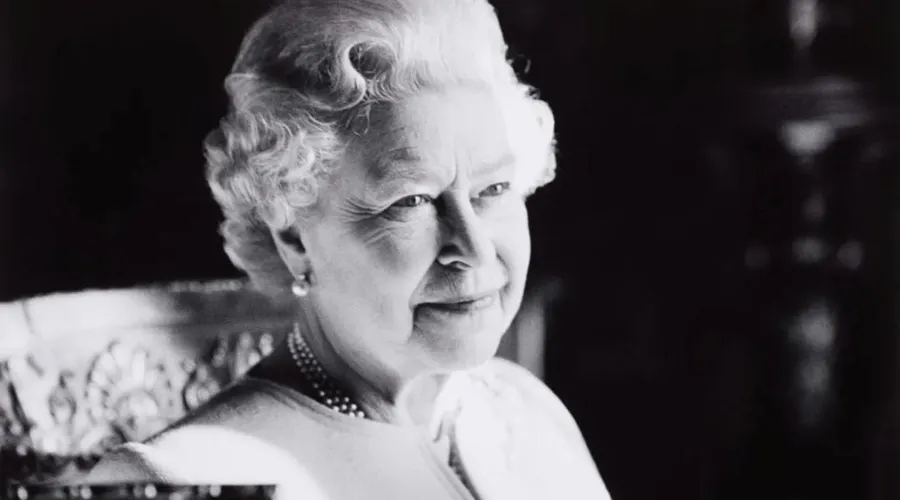 Rainha morreu nesta quinta-feira (8), aos 96 anos